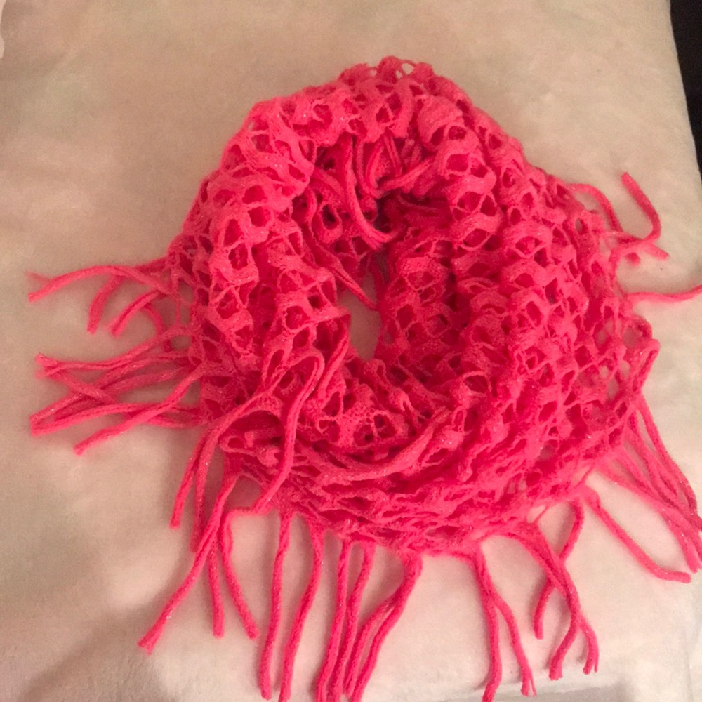 Fringe pink scarf